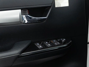 Пикап Toyota Hilux 2015 года, 3498999 рублей, Москва