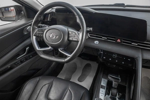 Седан Hyundai Elantra 2021 года, 1649000 рублей, Барнаул