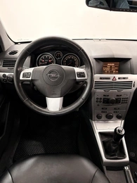 Универсал Opel Astra 2011 года, 690000 рублей, Орёл