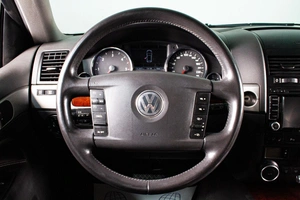 Внедорожник Volkswagen Touareg 2010 года, 1469000 рублей, Сургут