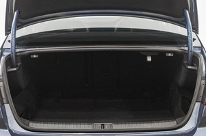 Седан Volkswagen Passat 2017 года, 2049000 рублей, Барнаул