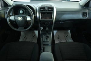 Седан Toyota Corolla 2012 года, 1049000 рублей, Омск