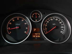 Седан Opel Astra 2012 года, 670000 рублей, Аксай