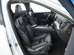 Внедорожник Volvo XC60 2021 года, 3997055 рублей, Москва