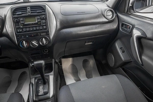 Внедорожник Toyota RAV4 2004 года, 899000 рублей, Барнаул