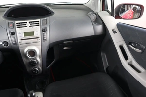 Хетчбэк Toyota Yaris 2008 года, 539000 рублей, Пермь