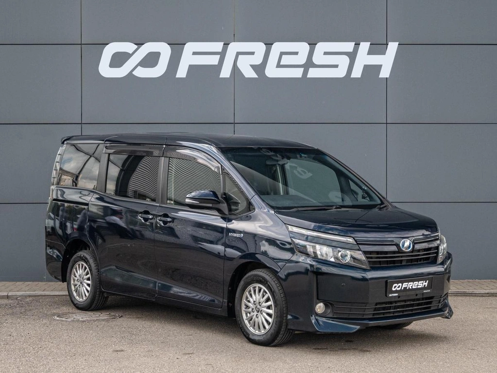 Минивэн Toyota Voxy 2014 года, 1660000 рублей, Краснодар