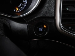 Внедорожник Jeep Grand Cherokee 2013 года, 2197000 рублей, Воронеж