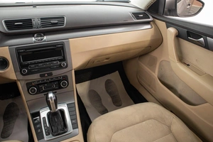 Седан Volkswagen Passat 2011 года, 839000 рублей, Барнаул