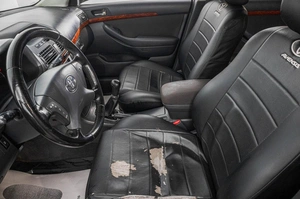 Седан Toyota Avensis 2005 года, 709000 рублей, Барнаул