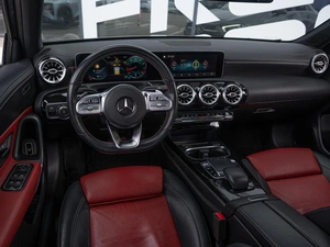 Седан Mercedes-benz A-класс 2018 года, 3150000 рублей, Краснодар