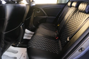 Седан Toyota Avensis 2009 года, 1159000 рублей, Омск