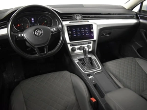Седан Volkswagen Passat 2019 года, 1820100 рублей, Казань
