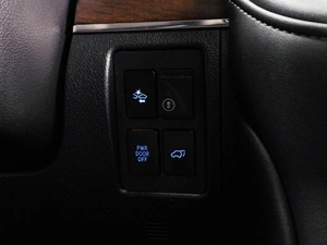 Внедорожник Toyota Land Cruiser 2016 года, 6500000 рублей, Тюмень