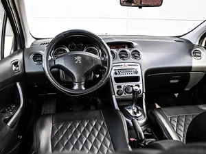 Хетчбэк Peugeot 308 2010 года, 579000 рублей, Кирилловка