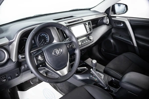 Внедорожник Toyota RAV4 2017 года, 2159000 рублей, Пермь