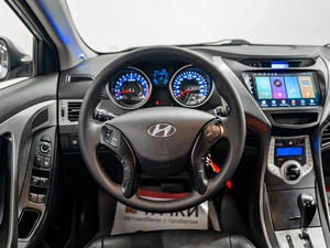 Седан Hyundai Avante 2011 года, 1050000 рублей, Красноярск