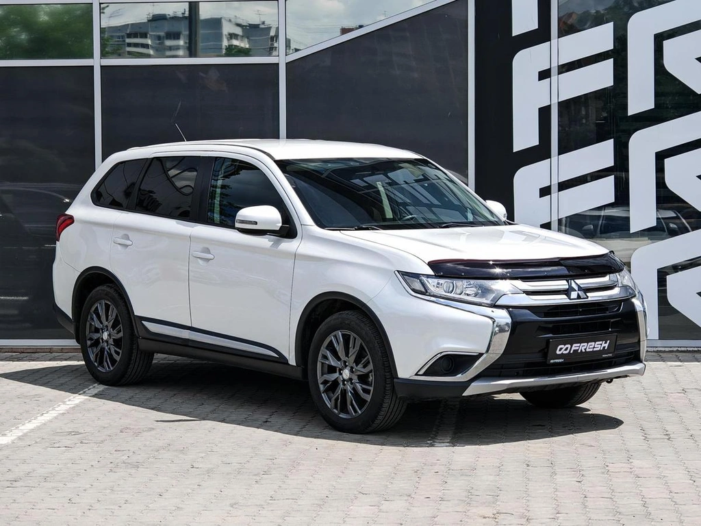 Внедорожник Mitsubishi Outlander 2015 года, 1600000 рублей, Краснодар