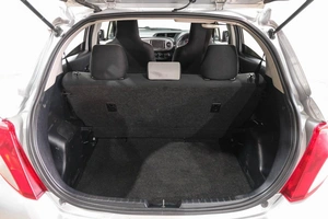 Хетчбэк Toyota Vitz 2013 года, 699000 рублей, Новокузнецк