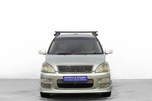 Минивэн Toyota Ipsum 2001 года, 689000 рублей, Барнаул
