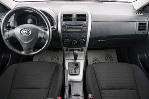 Седан Toyota Corolla 2010 года, 1149000 рублей, Красноярск