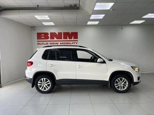 Внедорожник Volkswagen Tiguan 2011 года, 1030000 рублей, Смоленск