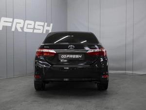 Седан Toyota Corolla 2014 года, 1100000 рублей, Омск