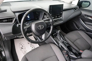 Седан Toyota Corolla 2019 года, 1899000 рублей, Красноярск