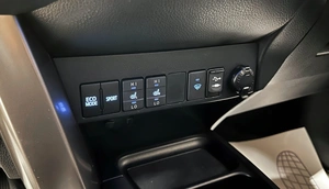 Внедорожник Toyota RAV4 2015 года, 2477000 рублей, Красноярск