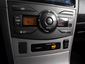 Седан Toyota Corolla 2008 года, 849000 рублей, Воронеж