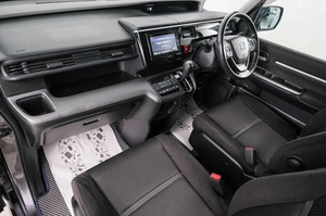 Минивэн Honda Stepwgn Spada 2019 года, 2399000 рублей, Красноярск