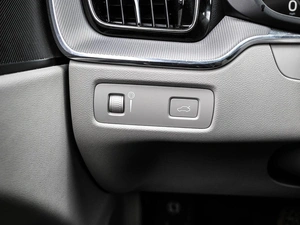 Внедорожник Volvo XC60 2018 года, 3669000 рублей, Кирилловка
