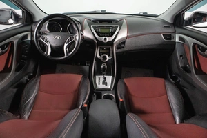 Седан Hyundai Elantra 2011 года, 1069000 рублей, Сургут