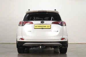 Внедорожник Toyota RAV4 2018 года, 3929000 рублей, Челябинск