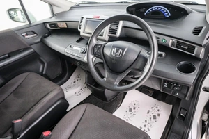 Минивэн Honda Freed 2014 года, 1089000 рублей, Красноярск