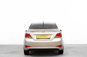 Седан Hyundai Solaris 2015 года, 899000 рублей, Барнаул