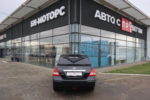 Седан Nissan Tiida 2012 года, 675000 рублей, Мирное