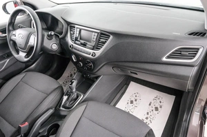 Седан Hyundai Solaris 2018 года, 1249000 рублей, Красноярск