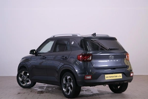 Внедорожник Hyundai Venue 2021 года, 2349000 рублей, Омск