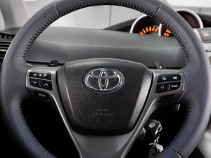 Минивэн Toyota Verso 2011 года, 1270000 рублей, Тюмень