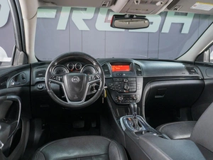 Седан Opel Insignia 2012 года, 999000 рублей, Сургут