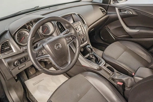 Хетчбэк Opel Astra 2012 года, 749000 рублей, Челябинск