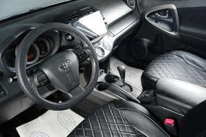 Внедорожник Toyota RAV4 2012 года, 1399000 рублей, Тюмень