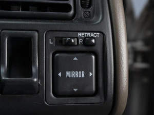 Седан Toyota Corolla 1996 года, 267777 рублей, Омск