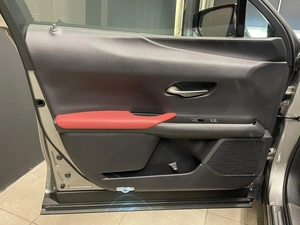 Внедорожник Lexus UX 2019 года, 3100000 рублей, Красноярск