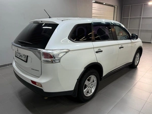 Внедорожник Mitsubishi Outlander 2014 года, 1497000 рублей, Красноярск
