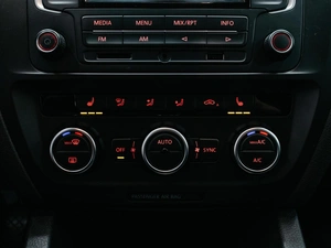 Седан Volkswagen Jetta 2014 года, 990000 рублей, Красноярск