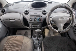 Хетчбэк Toyota Vitz 2000 года, 419000 рублей, Барнаул