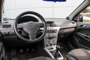 Седан Opel Astra 2011 года, 580000 рублей, Ярославль