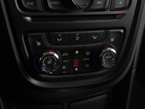 Внедорожник Opel Mokka 2013 года, 955000 рублей, Тюмень